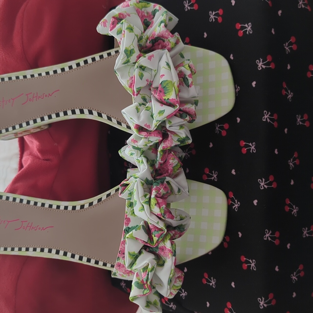 Betsey Johnson Pink Floral Slides/Slippers Size 10 - Picture 6 of 12